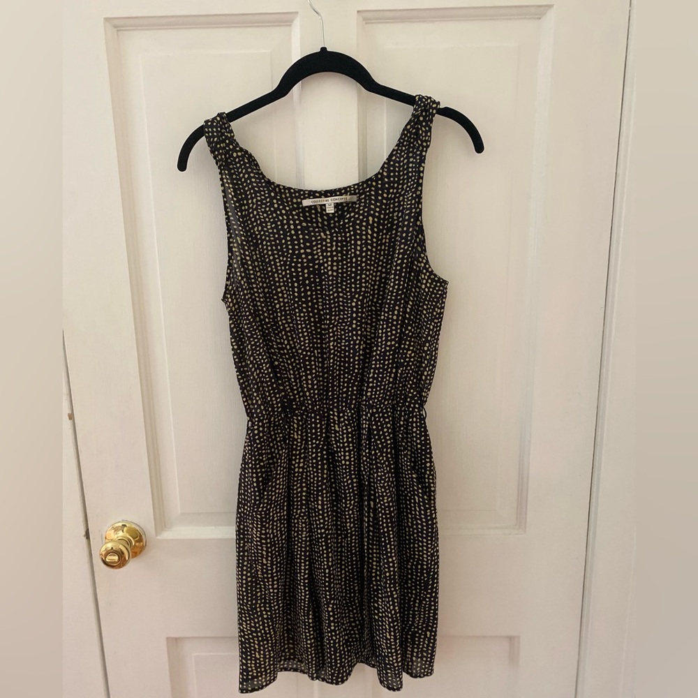 Collective Concepts Pattern Dress with Belt Loops and Pockets!